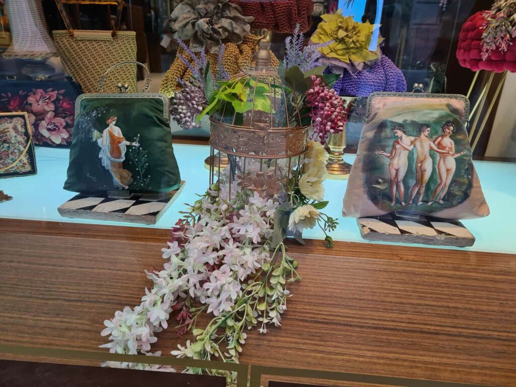 etalage winkel Napels via Chiaia