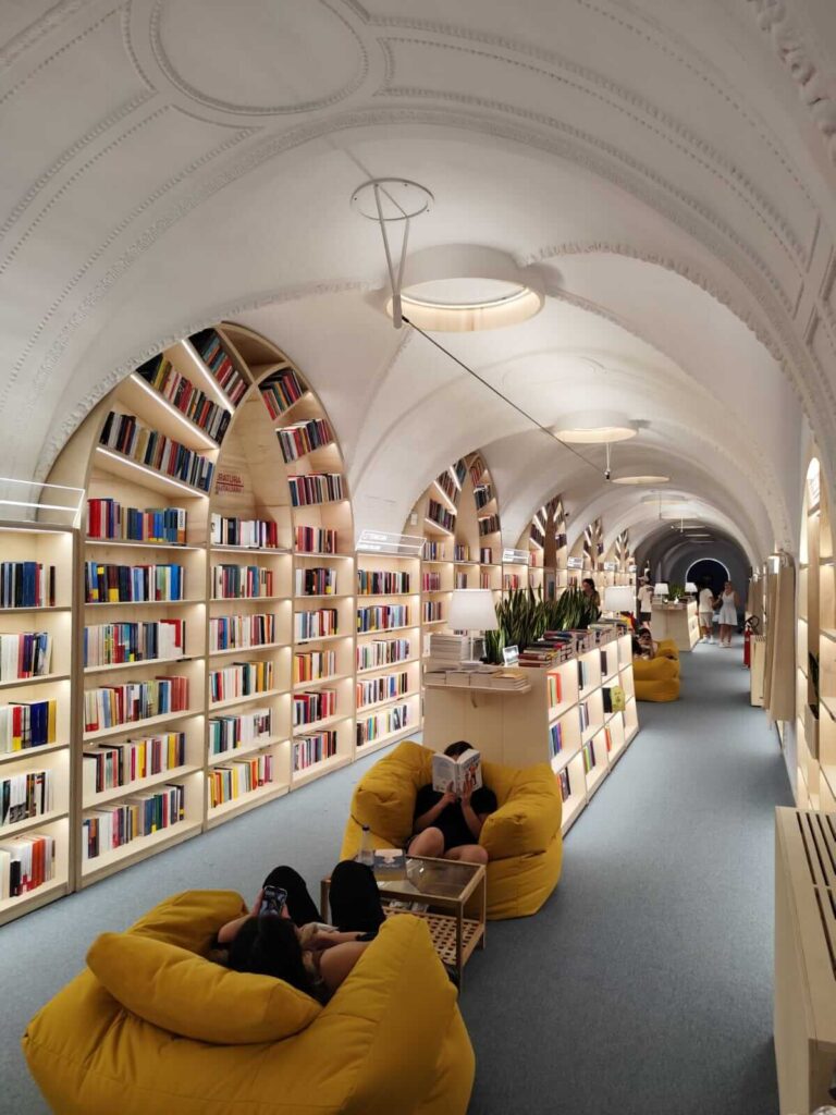 Mondadori boekwinkel Napels