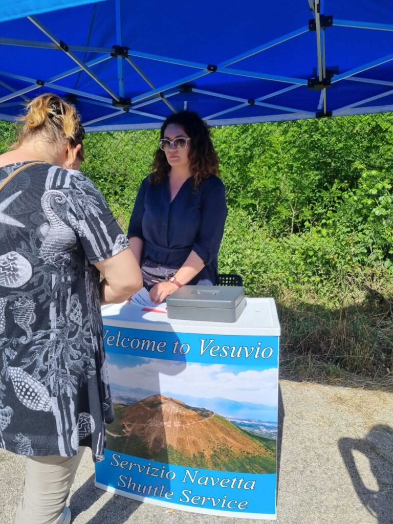 tickets pendelbusje omhoog Vesuvius