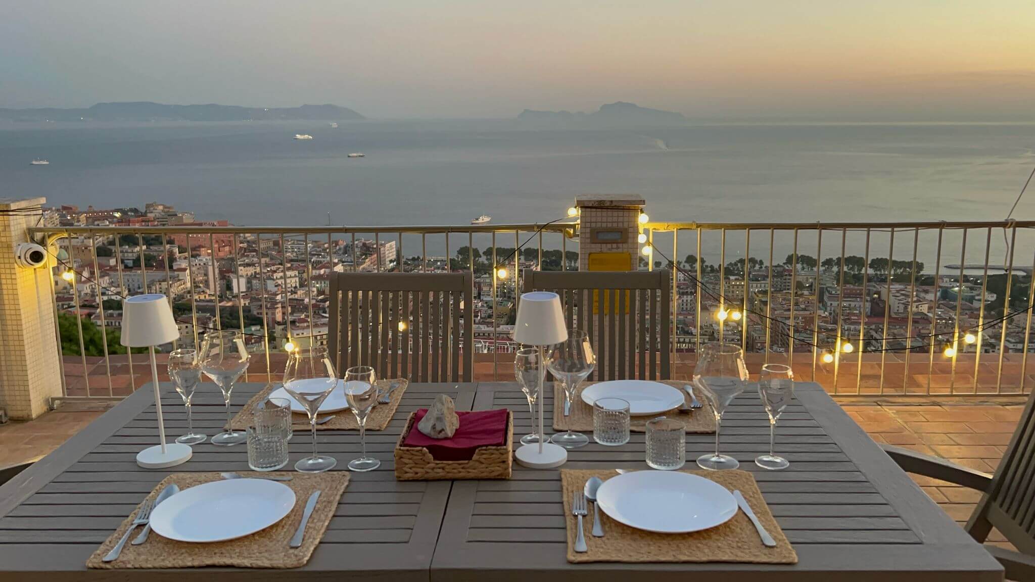 rooftop diner thuis bij een local in napels